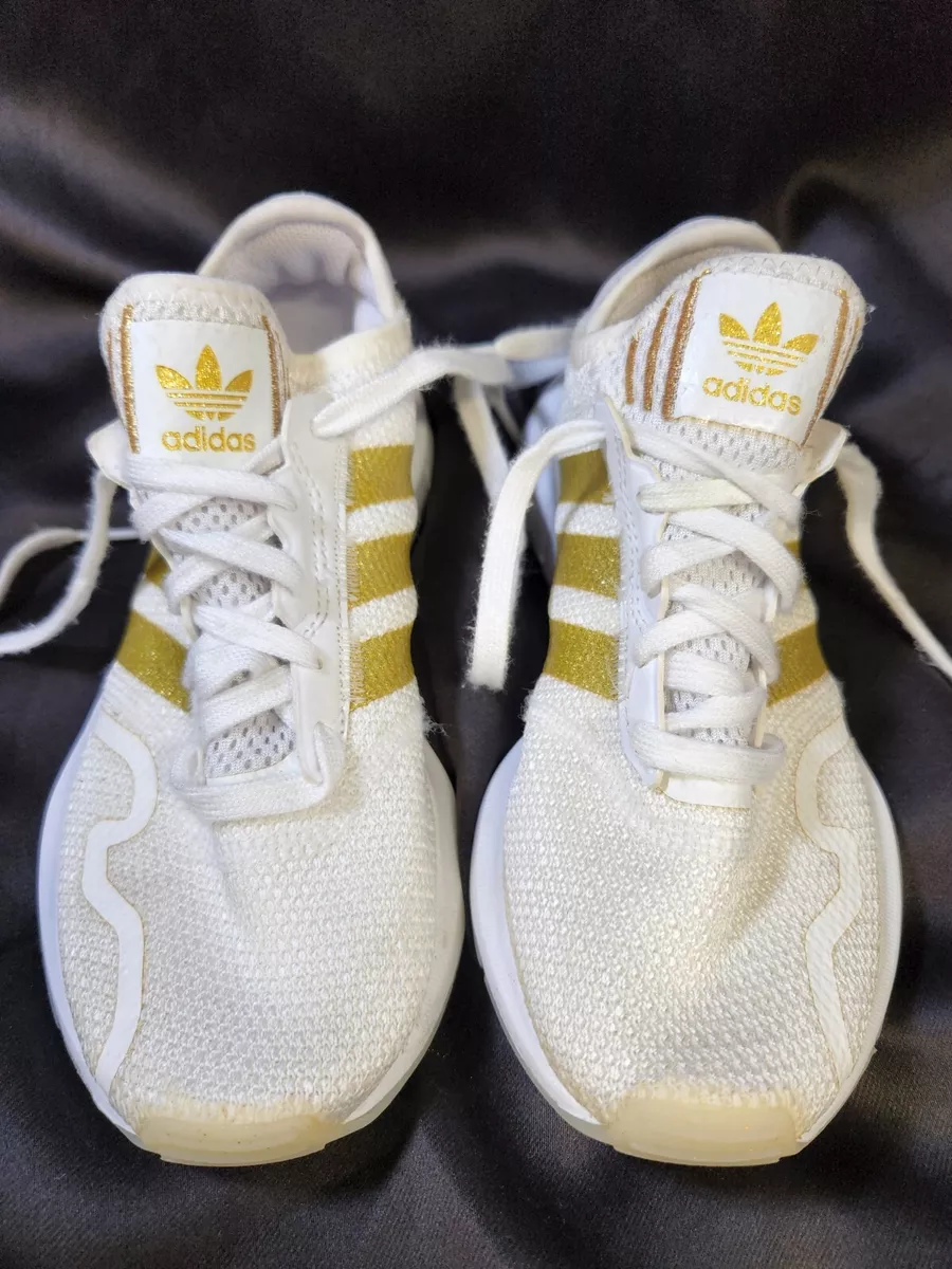 Adidas PRB 698001 Running Men Swift Fashion Sneakers Size 4 White GOLD tennis