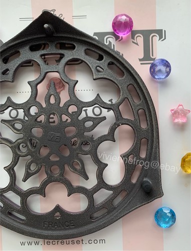 LE CREUSET CASSIS DARK PURPLE ROUND CAST IRON TRIVET METAL USED / NEW ULTRA RARE - Picture 21 of 26