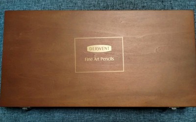 DERWENT Fine Art Pencils 色鉛筆 120色 Derwent Artists Colored Pencils Wood Box Set 120 Fine Art Colour
