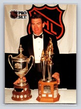 1991-92 Pro Set #325 Dave Taylor AW Los Angeles Kings Hockey Card