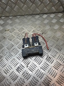 VW TRANSPORTER IV Furgon 70XA Lüfterrelais 701919506 2.50 Diesel 65kw 12644906