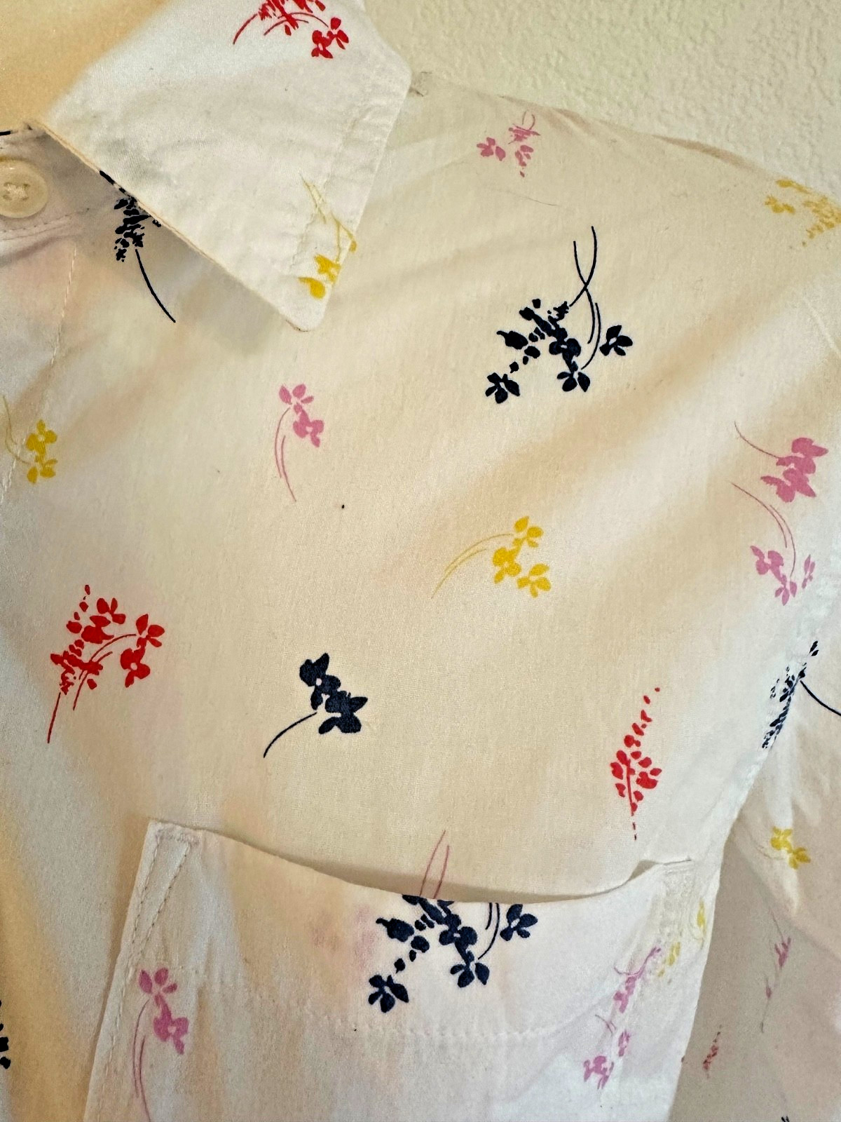 GAP White Floral Pattern LS Button-Down Shirt Siz… - image 1