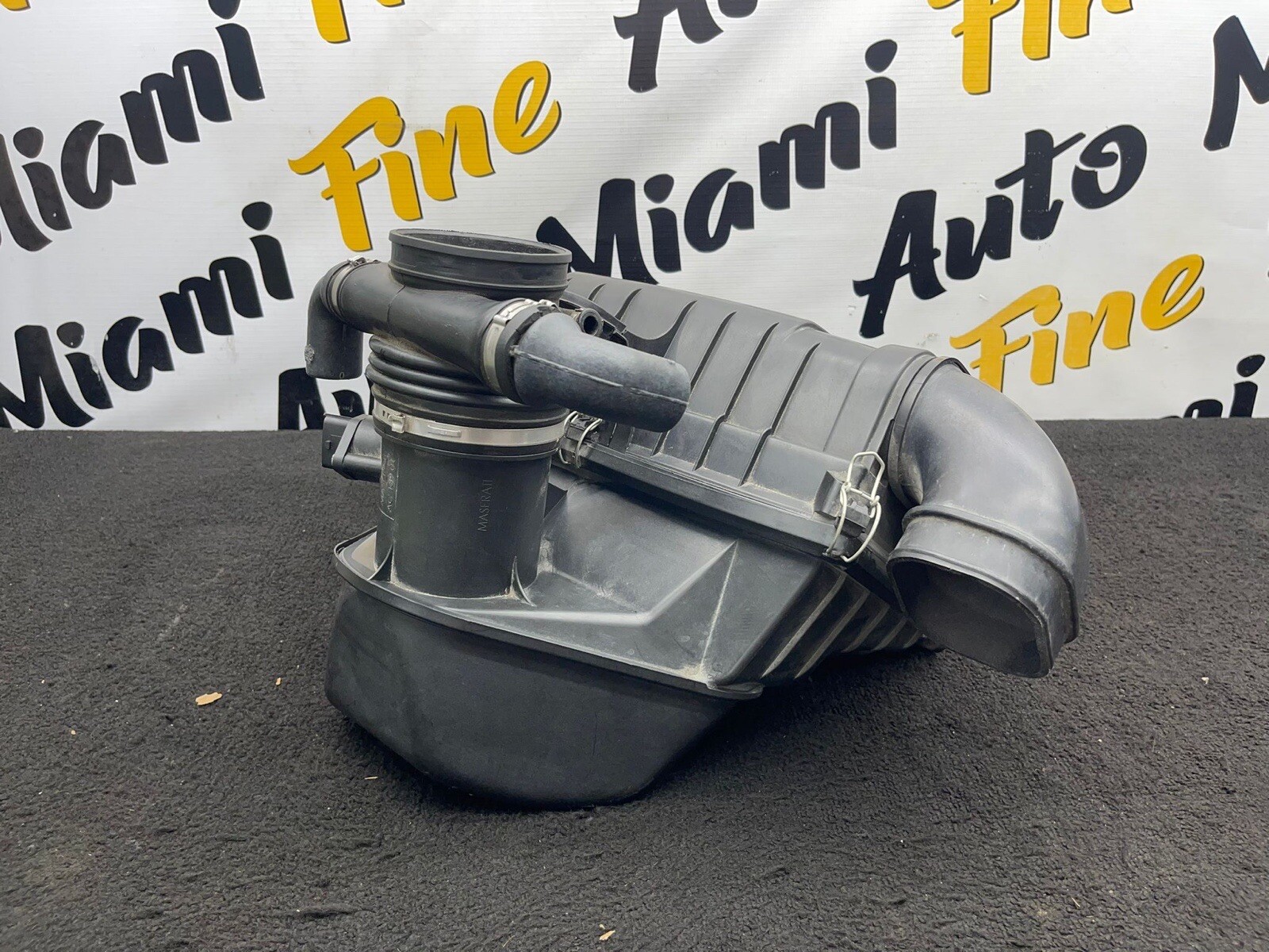 2008 MASERATI GRANTURISMO AIR INTAKE FILTER HOUSING BOX OEM