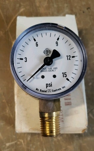 McDaniel T8-A (0-15) Pressure Gauge,1/4" NPT, Bottom Mount 19JS-0314-F12 - Picture 2 of 5
