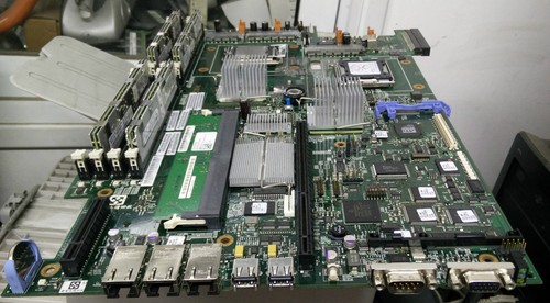 IBM 43W5889 43W8206 X3550 System Board w/ 3GHz 5160 CPU, 4x2GB Memory & 25R8079 - 第 1/1 張圖片