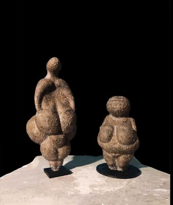 Verpackung Venus Willendorf und Venus Lespugue 20 cm. Exakte Nachbildung....