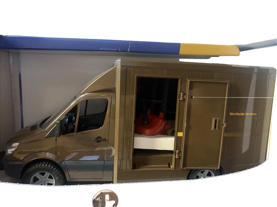 Camión UPS Bruder Mercedes Benz Sprinter - 1/16 con gato de paleta y conductor edad 4+ Foto 2 de 4
