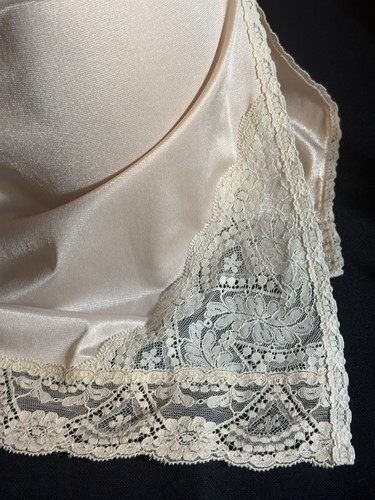 Vtg Silky Soft Nylon Shiny Half Dress Tap Slip Lingerie w Chantilly Lace Slit