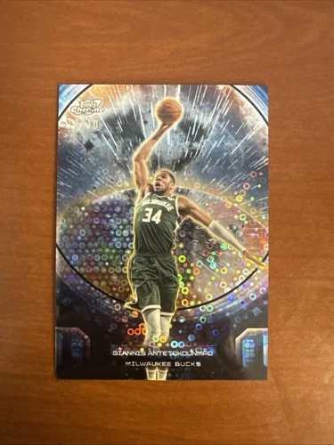 2025 Topps Cosmic Chrome Giannis Antetokounmpo Base (RAW)