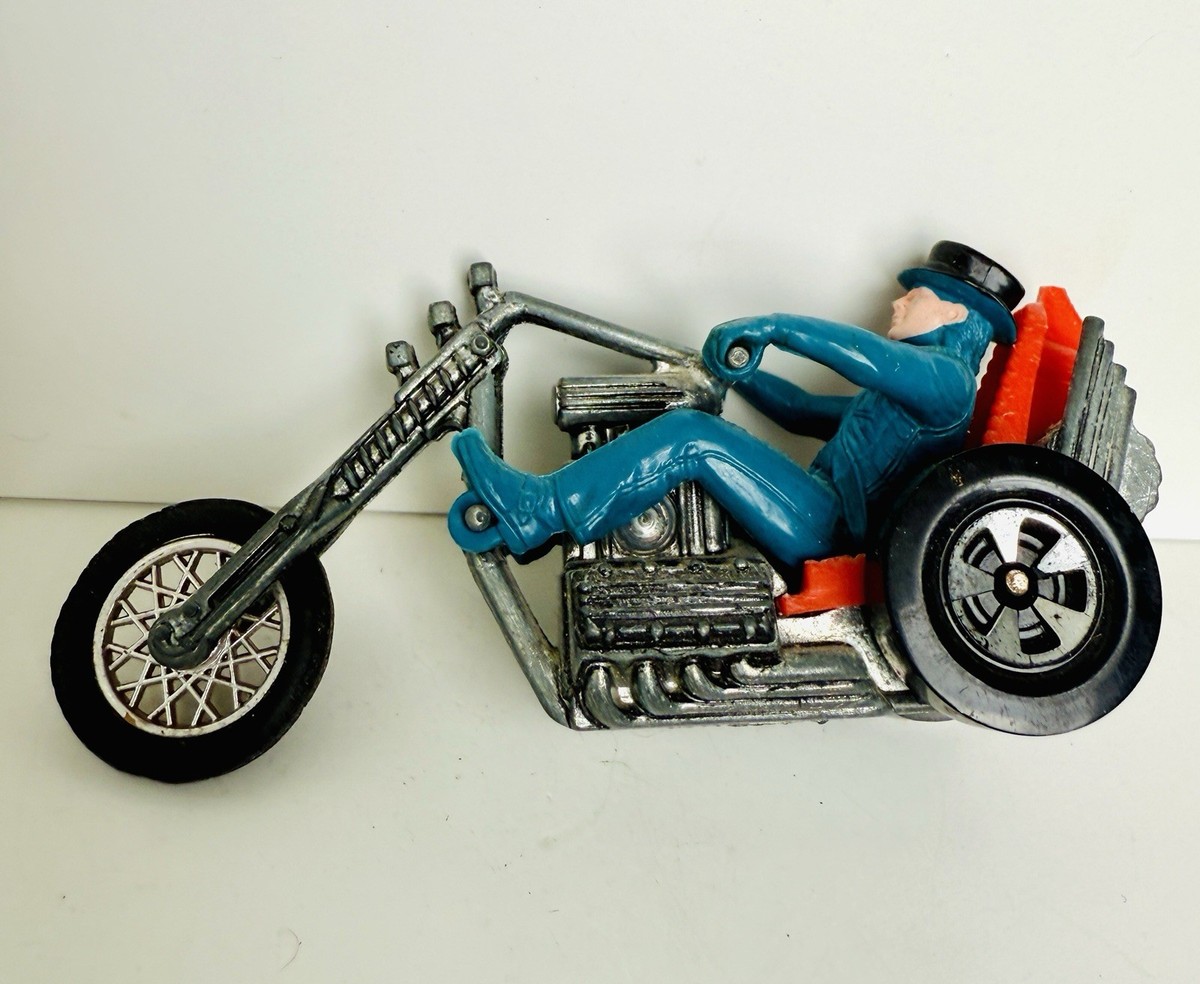 Hot Wheels Rrrumblers 1972 Torque Chop Trike with Blue Rider
