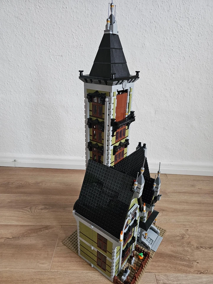 LEGO Icons 10273 Haunted House, Foto 3 von 5