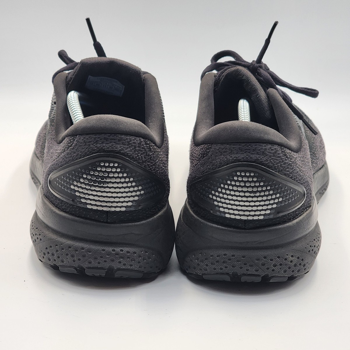 Brooks Mens Ghost 16 1104184E020 Shoes Size 12 EE Wide Black  display picture 1