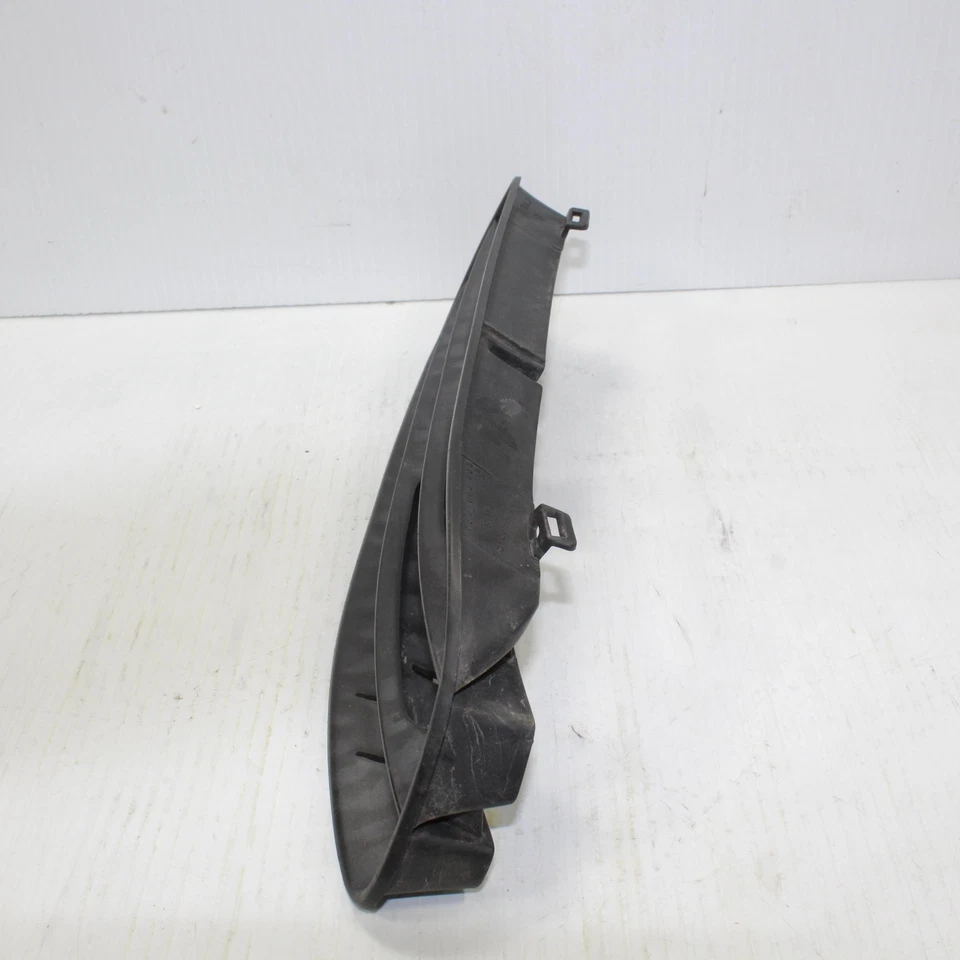 PARAGOLPES INFERIOR DERECHO VOLKSWAGEN JETTA 1999-2005 NEGRO OEM 1J5853666 Foto 4 de 4