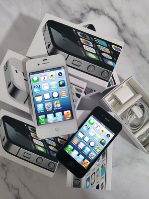 Apple iPhone 4s IOS 6 64GB 8MP Smartphone Good Outer Condition - Unlocked 