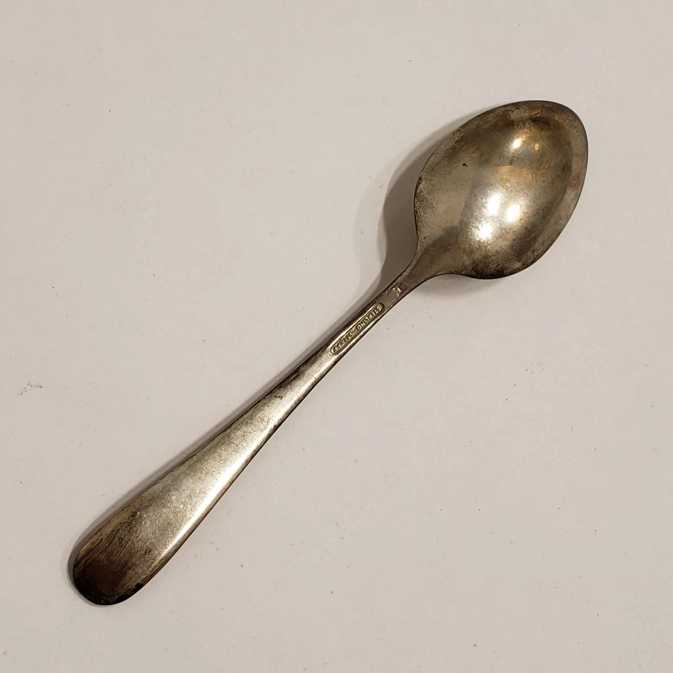 Cucharadita Stieff de plata esterlina repousse sin mono Foto 2 de 4