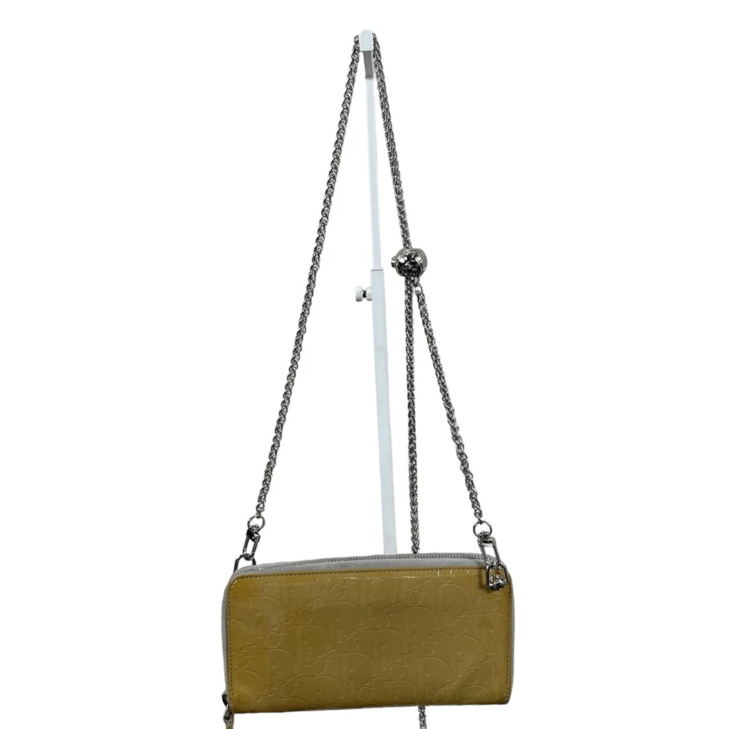 Portefeuille Dior Trotter en cuir verni avec chaîne bandoulière ajoutée