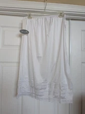 Vtg. Wonder Maid Silky Soft Nylon Half-Slip Trimmed in Lace - NWT - LARGE