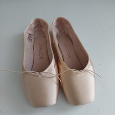 Capezio Ava Pointe Shoe 1142W Size 7.5 W NEW With Box