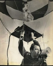 1966 Press Photo Louis Russo speaks into bullhorn on hot air balloon in New York