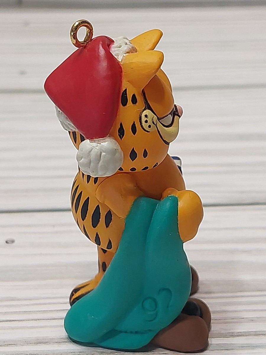 Vintage Hallmark Keepsake 1992 Garfield Ornament Blanket Bedtime