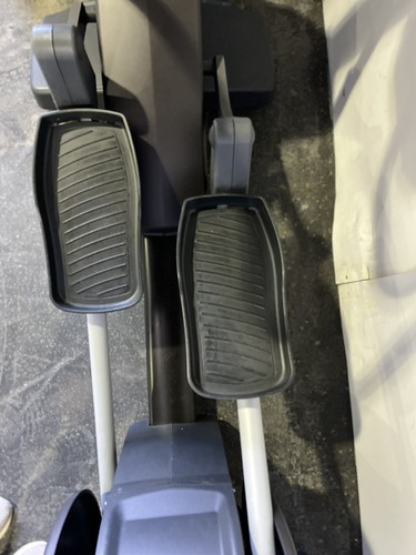 Technogym Excite+ Unity Synchro Cross trainer. Commercial Gym Equipment. - Picture 6 of 12