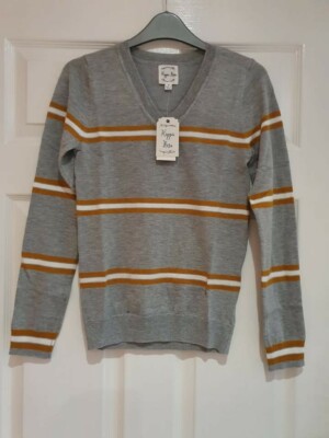 Neu mit Etikett Hippie Rose Damenpullover mit V-Ausschnitt Größe S