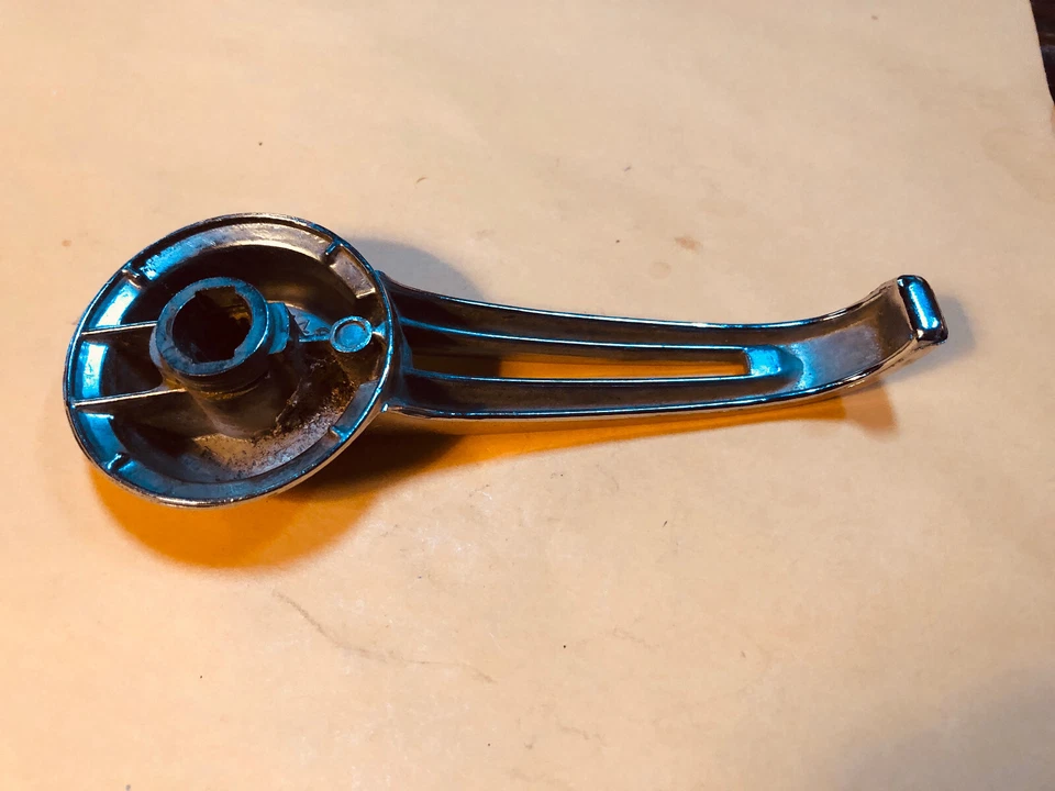 Chevrolet GM 1961 1962 1963 1964 1965 1966 MANIJA DE PUERTA INTERIOR Foto 4 de 4