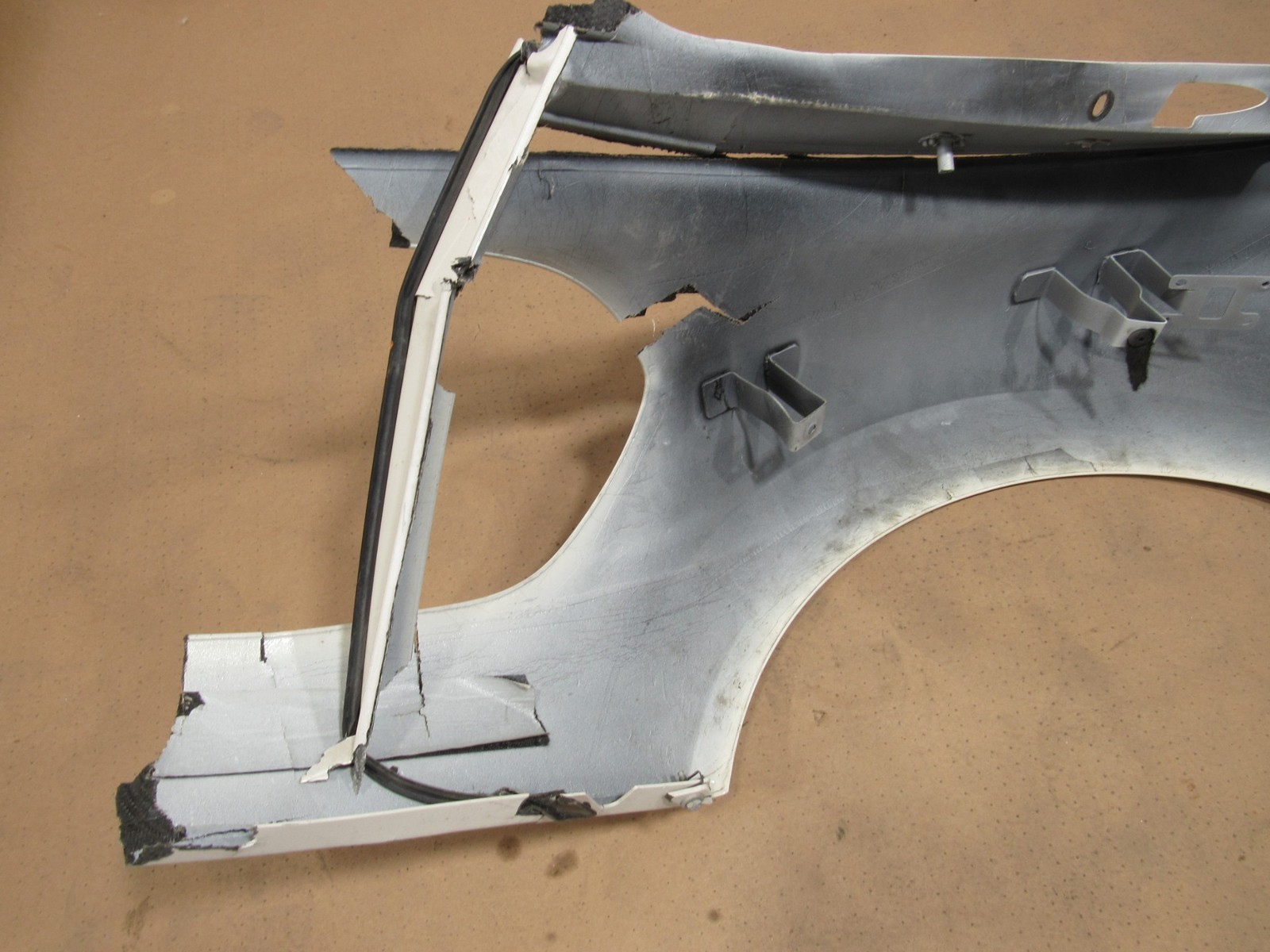 14-18 Aston Martin Vanquish 2014 Front Right Passenger Fender Shell Cover !:Y