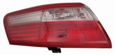 Feu arrière Toyota CAMRY
