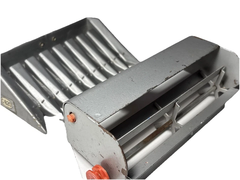 Vintage ERTL Allis Chalmers Gleaner Combine 1:32 Scale Diecast Farm Toy - Image 3 of 4