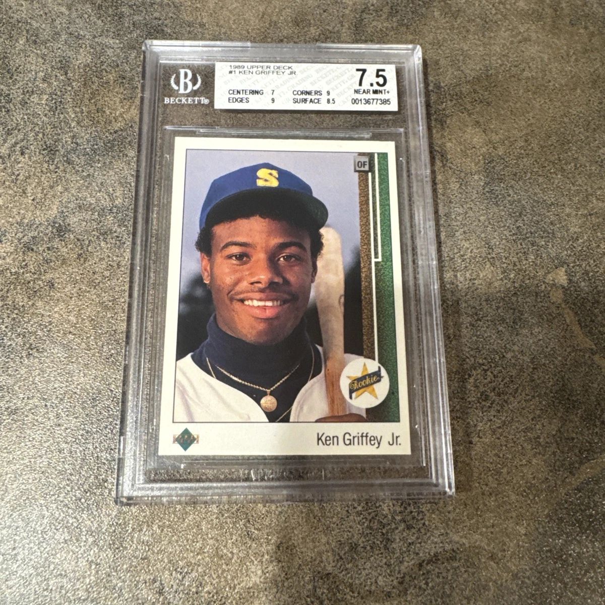 Upper Deck Ken Griffey Jr Baseball Grade 7.5 Sports Trading Cards
