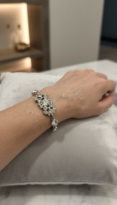 $78 Givenchy Silver tone   Large Flex Bracelet GB14