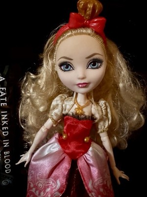 Mattel 2013 Ever After High Apple White Royal First Chapter-INCOMPLETE