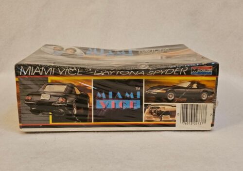 Monogramma Vintage 1984 Miami Vice Daytona Spyder 1:24 Model Kit 2737 - SIGILLATO - Foto 6 di 7