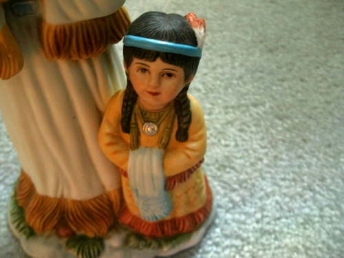 Figurine d'occasion femme et enfant amérindien intérieur maison et cadeaux - Photo 4/6