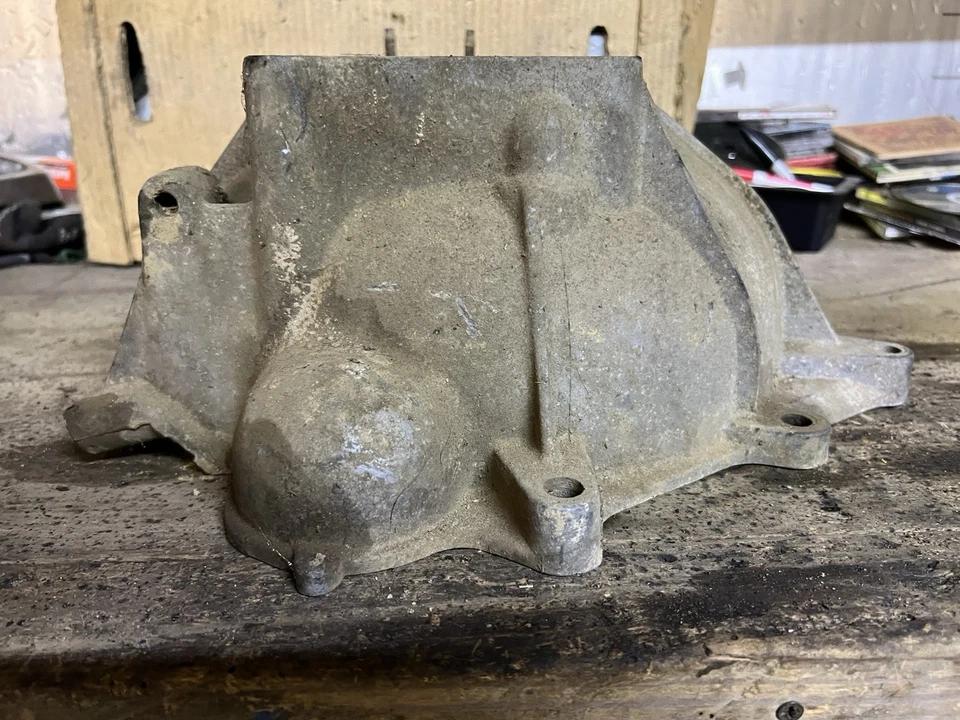 1985-93 Chevy S10 Blazer Truck Bell Housing GMC 2.8L V6 T5 GM Trans 15596765 OEM - Image 3 of 4