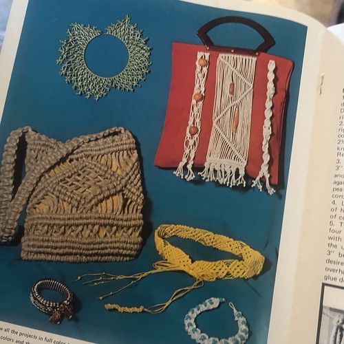 CARTERAS/CINTURONES VINTAGE 1971 "MACRAME START TO FINISH MACRAME PATRONES Y MÁS - Imagen 7 de 9