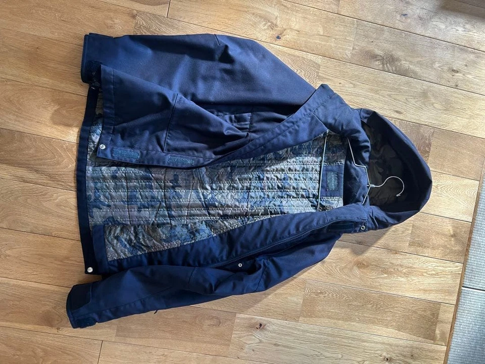 Sofnet Navy Waterproof Mountain Parka with Camouflage Lined Hooded Jacket - Image 3 of 3