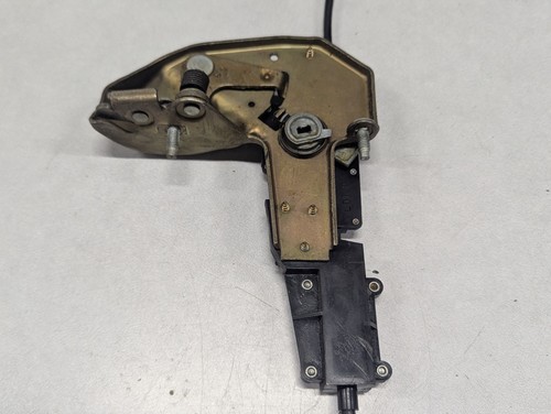 85 Oldsmobile Cutlass Cruiser station wagon rear gate lock, latch, solenoid &Key - Picture 9 of 15