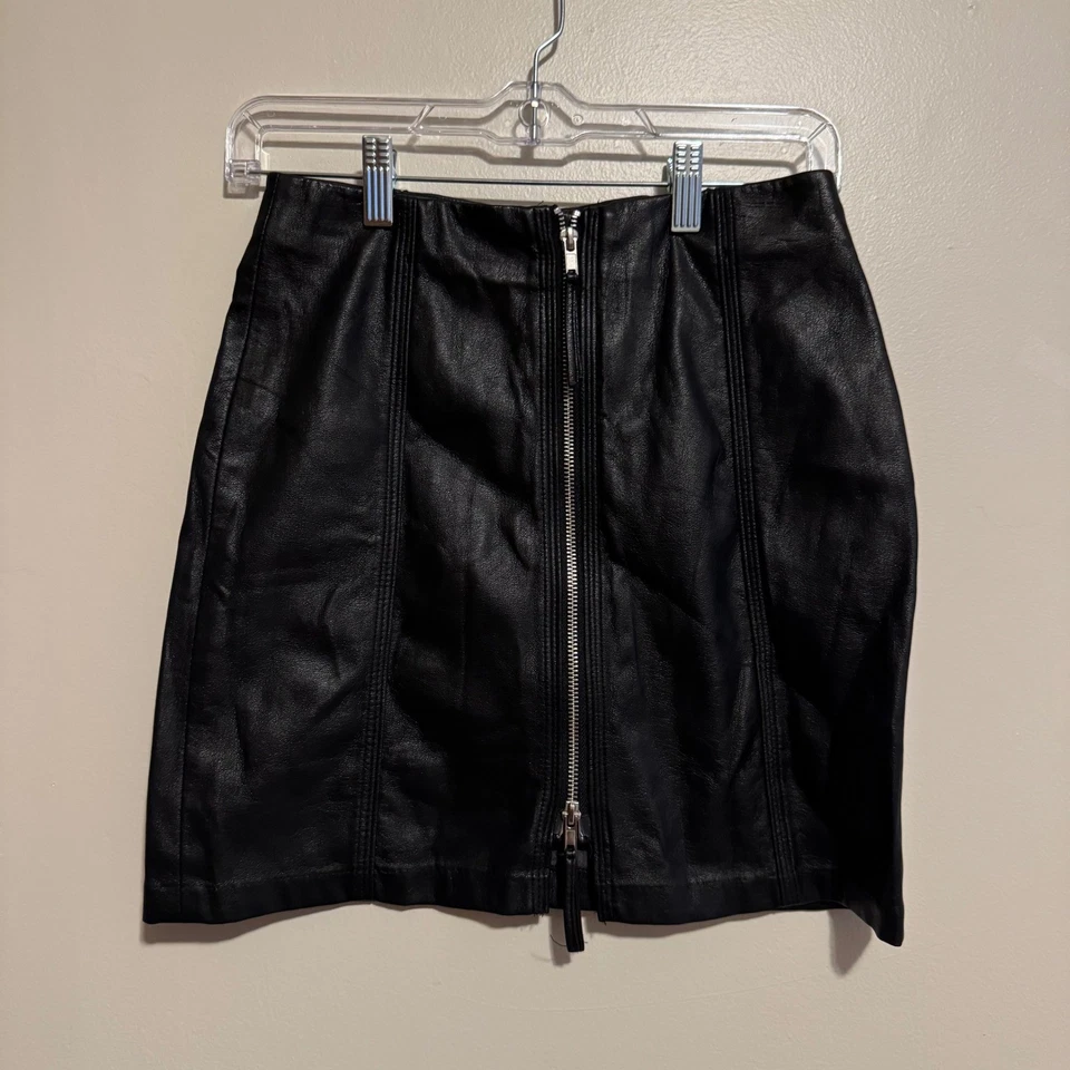 H&M Faux Leather Mini Skirt Black Size 4 Full Zip Fitted Lined Holiday Party - Image 2 of 3