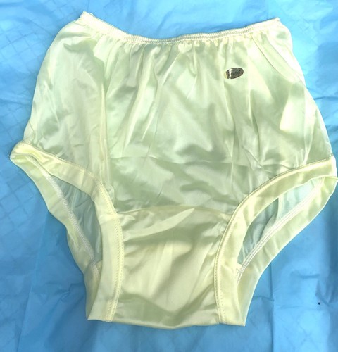 Gragero Nylon Höschen mit Aufkleber groß rosa gelb blau breiter Zwickel Philippinen - Bild 3 von 4