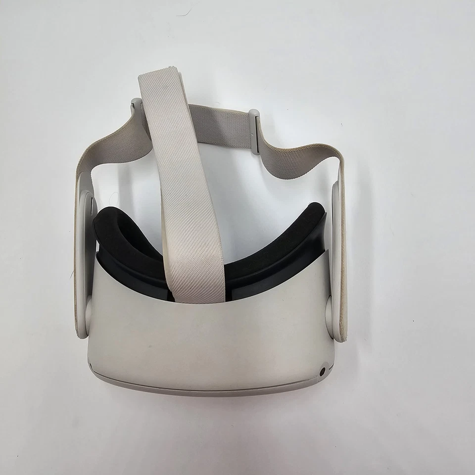 Oculus Quest 2 VR Headset Works No Charging Cord - Image 3 of 4