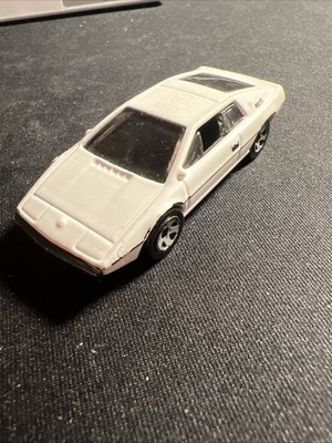 Hot Wheels Lotus Esprit S1 Weiß James Bond 007 The Spy Who Loved Me Loose 1/64