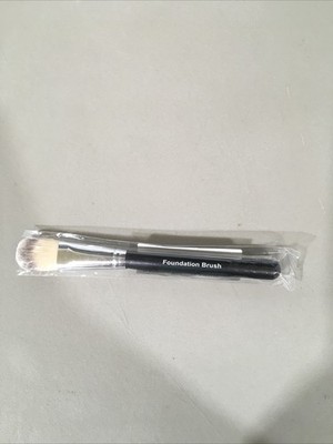 YOUNIQUE FOUNDATION BRUSH NEW Flat Brush Foundation Brush