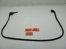 DOOR PANEL RUBBER SEAL BODY MOLDING CLIPS TO PASSENGER SIDE CAR DOOR R RH RIGHT