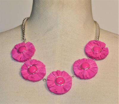 NWT Liz Claiborne Silvertone Raspberry Color Straw FLOWER 16'' Necklace