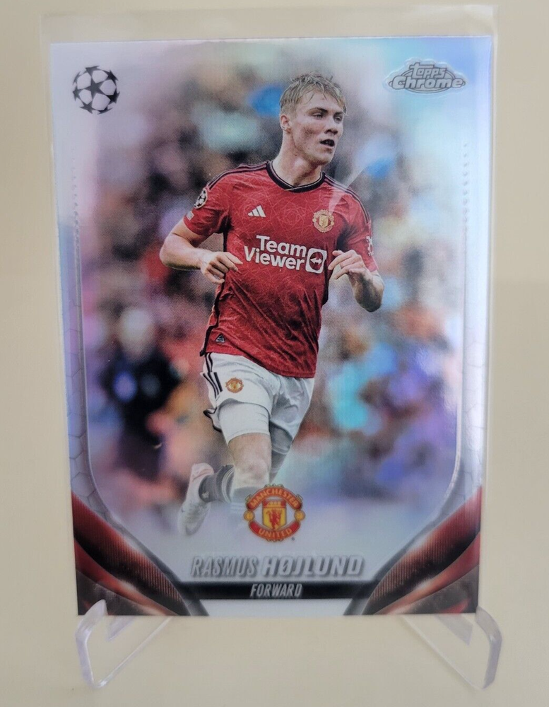2023-24 Topps Chrome UEFA Rasmus Hojlund Refractor #131 Man Utd Soccer Card