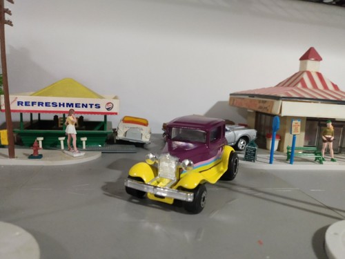 Matchbox #55 1979 Model A Ford Purple And Yellow Hot Rod - Picture 3 of 6