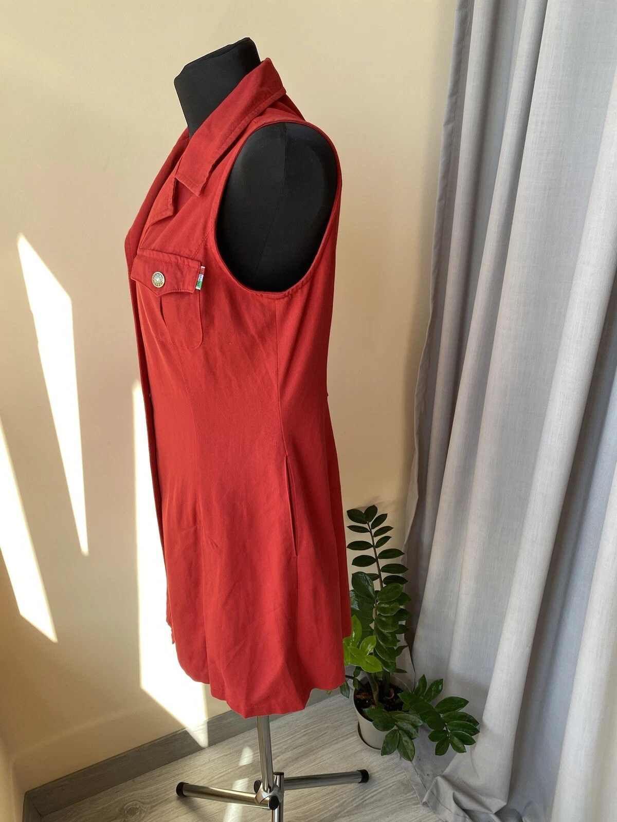 Abito vintage anni '90 MOSCHINO JEANS rosso con bottoni in pizzo