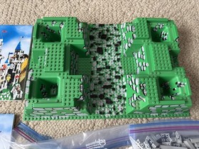 LEGO Castle King's Castle 10176 100% Complete w ALL minifigures stickers manuals